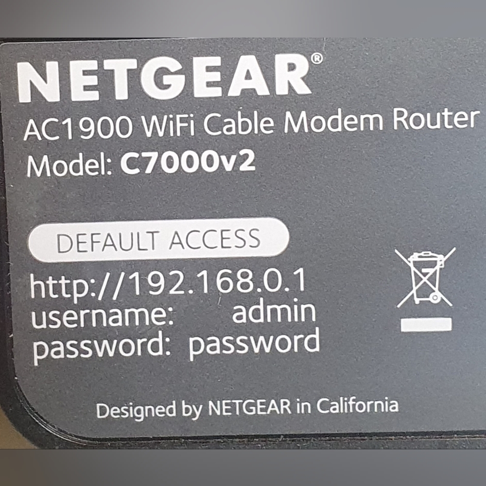 Netgear AC1900 WiFi Cable Modem Router combo - Picture 3 of 3
